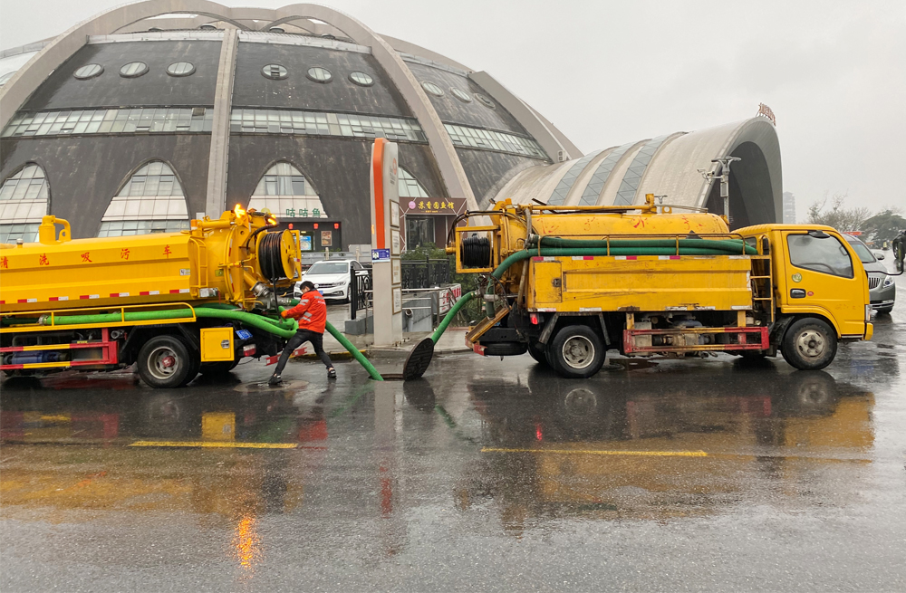 271盛和家园商场管道清淤